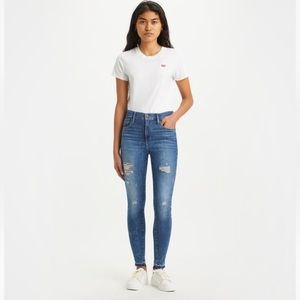 LIKE NEW Levi’s 720 High Rise Super Skinny